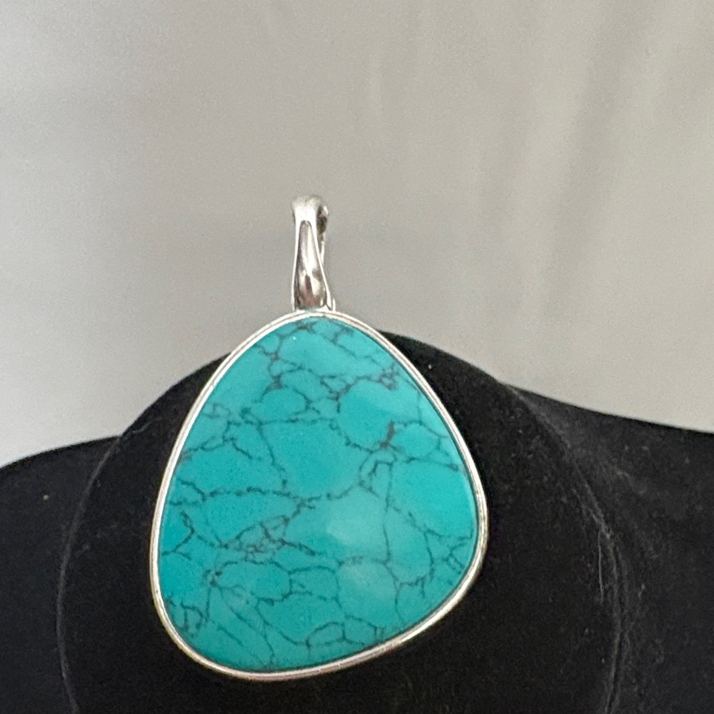Premier Designs Retired Teal Stone Pendant